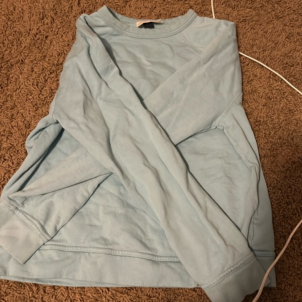 Universal threads crew neck